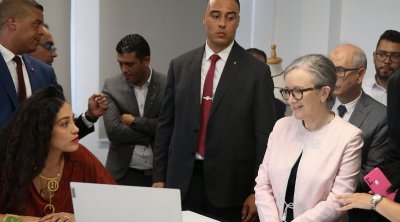 رئيسة الحكومة تؤدي زيارة إلى مركز التصميم والإبتكار بالدندان (فيديو)