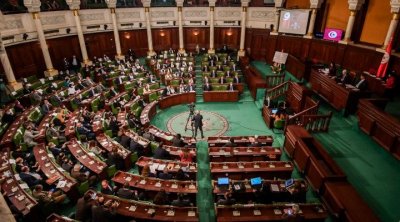 لجنة المالية بالبرلمان تنظر في مقترح قانون لتوظيف معلوم إسداء خدمة بلدية على شركات الاتصالات