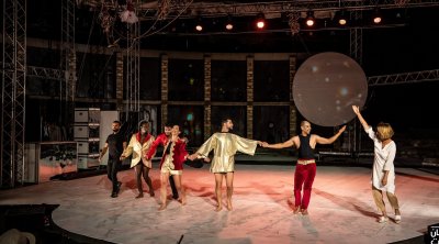 مهرجان الحمامات : عرض ''بلاك آند وايت سيركوس" يطرح قضايا مجتمعية وثفافية وبيئية 