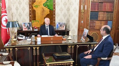 سعيّد يدعو إلى تذليل كل العقبات أمام باعثي الشركات الأهلية