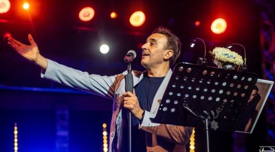 صابر الرباعي يطرب جماهير مهرجان الحمامات الدولي (فيديو)