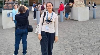 Mondiale de la Langue Anglaise : Aya Naghiz Décroche la Première Place