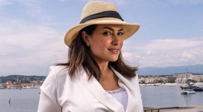 رقصة عفوية تجمع هند صبري وابنتها (فيديو)