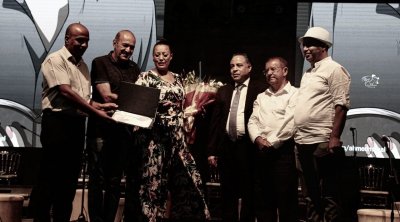 تكريم الفقيد توفيق البحري خلال افتتاح مهرجان البحر الأبيض المتوسط بحلق الوادي (صور)