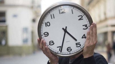 بداية من يوم الجمعة : استئناف العمل بالتوقيت الشتوي