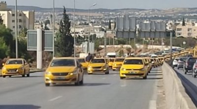 اليوم : سائقو التاكسي يحتجون أمام وزارة النقل 