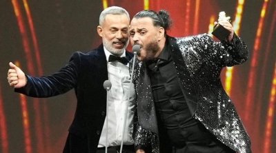 بالصور : أكرم ماغ أفضل ممثل إفريقي في أمستردام