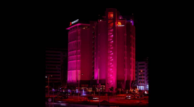 Le Tunis Marriott Hotel Éclaire Octobre en Rose 