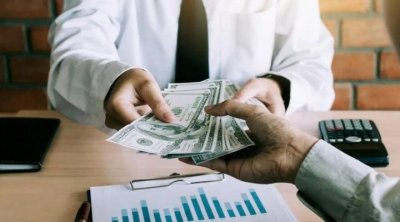 تونس ستسدد أصل دين 11 قرضا وآلية تمويل بقيمة 909 مليون دولار خلال 2024