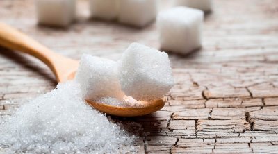 نائب يدعو إلى رفع الدعم عن السكر و الشاي لأنها مواد غير أساسية 