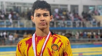 رامي الرحموني يتوج ببطولة افريقيا للشباب في سباق 400 م سباحة حرة