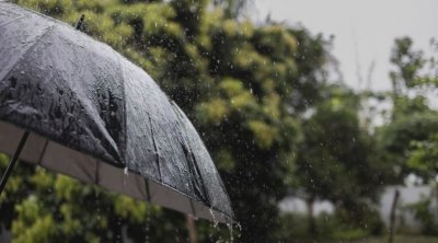 طقس الجمعة : أمطار متفرقة وغزيرة ببعض الجهات