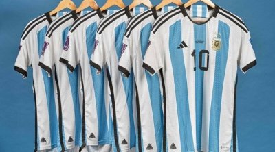 ارتداها في مونديال قطر .. بيع 6 قمصان لميسي في مزاد مقابل 7.8 ملايين دولار
