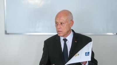 قيس سعيّد: الحليب متوفّر والأزمة مفتعلة من اللوبيات لتأجيج الأوضاع