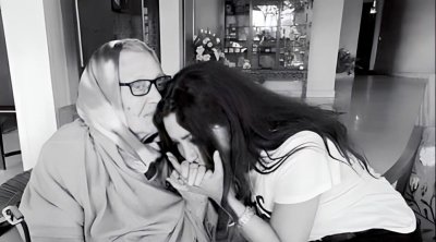 لطيفة : دعم أصدقائي و عائلتي خفف عني صدمة وفاة أمي 