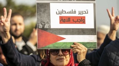 تونسيون يحتجون أمام سفارة أمريكا دعمًا لفلسطين