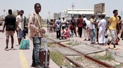 منتدى الحقوق يطالب بإيقاف صد المهاجرين بالقوة و طردهم إلى الحدود 