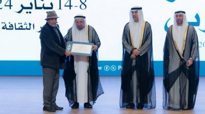الشاعر التونسي المنصف الوهايبي يفوز بجائزة الشارقة لنقد الشعر 