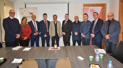 جلسة عمل بين المؤسسة التونسية الناشئة CnBEES و الكندية EZO