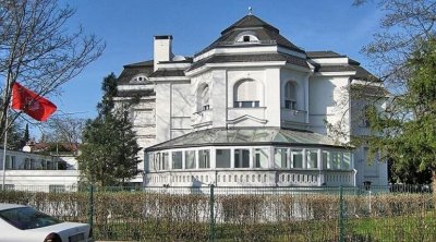 طعن طبيبة تونسية في برلين : منتدى الحقوق يطالب السلطات بالتدخل