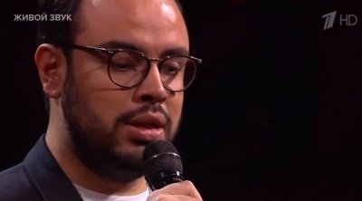 بالفيديو : التونسي مجد العكروت يُبهر لجنة التحكيم ذو فويس روسيا