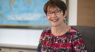 رئيسة البنك الأوروبي لإعادة الإعمار تؤدي زيارة بيومين إلى تونس