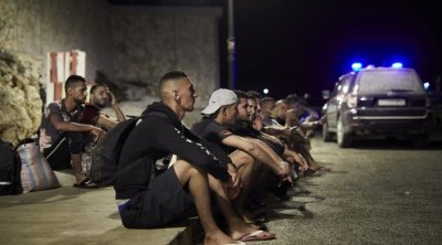 وزير داخلية إيطاليا: نعمل على تعزيز العودة الطوعية للمهاجرين من تونس