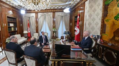 قيس سعيّد : لوبيات توزع الأموال للمشاركة في احتجاجات مدفوعة الأجر