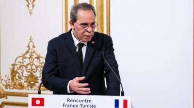 لدى لقائه غابريال أتال : أحمد الحشاني ينتقد برنامج ''تحقيق خاص'' لقناة M6