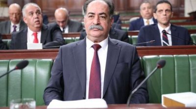 تونس : البرلمان يصادق على قانونيْ بطاقة التعريف وجواز السفر البيومتريين