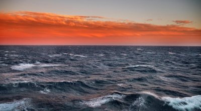 معهد الرصد الجوي يُحذر البحارة من هبوب رياح عاتية