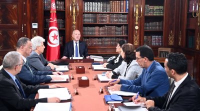 الرئيس يتّهم أطراف بتعطيل مشروع مدينة الأغالبة الطبية بالقيروان