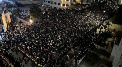لليوم الخامس : أردنيون يتظاهرون قرب سفارة الاحتلال الإسرائيلي تضامنا مع غزة