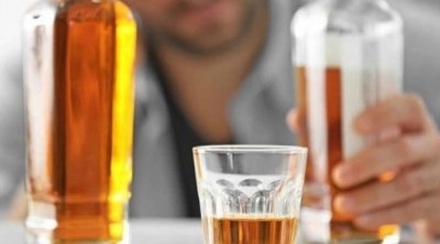 الكشف عن مصنع عشوائي لصنع المشروبات الكحولية في بنقردان 