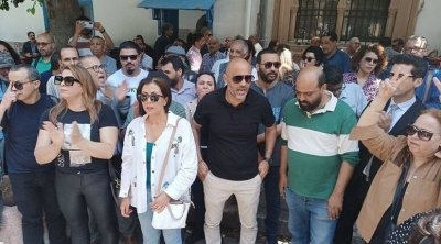 وقفة احتجاجية للصحفيين أمام قصر العدالة تزامنا مع محاكمة بسيس و الزغيدي 