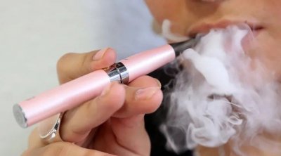 تونس : 17 بالمائة من المراهقين يدخنون السيجارة الإلكترونية 