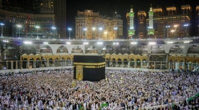 وزارة الخارجية تعلن العثور على عدد من الحجيج التونسيين التائهين