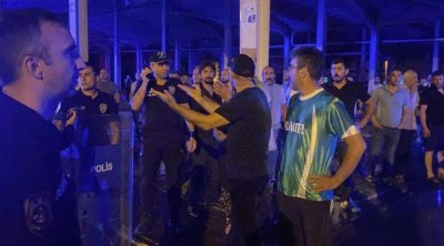 تركيا : أعمال عنف ضد سوريين إثر مزاعم عن تحرش شاب سوري بطفلة