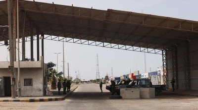 وزير الداخلية يعلن رسميا إعادة فتح معبر رأس الجدير بصفة كلية