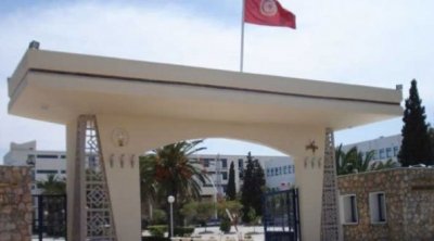 تتويج كلية الصيدلة بالمنستير بمواصفات إيزو