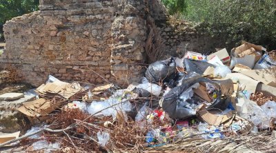 صيحة فزع :  تكدس الفضلات في المنطقة الأثرية بقرطاج (صور)
