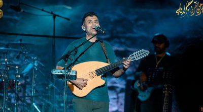 بالفيديو : حمزة نمرة يغني تونسي على ركح مهرجان قرطاج 