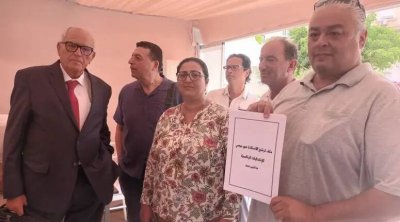 أعضاء من هيئة الدفاع عن عبير موسي يقدمون ملف ترشحها للإنتخابات الرئاسية