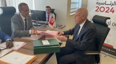 قيس سعيد يودع ملف ترشحه للانتخابات الرئاسية 2024 