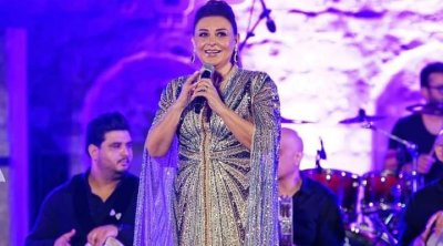 نجاة عطية تغني في ليالي متحف سوسة أمام شبابيك مغلقة 