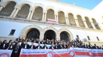 تونس : هيئة المحامين تنظم وقفات إحتجاجية أمام قصر العدالة و المحاكم الإبتدائية اليوم