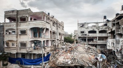 عزل بلدات بشمال القطاع : دبابات إسرائيلية توسع التوغل في غزة