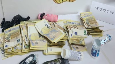 حجز 68 ألف أورو لدى مسافرة أجنبية في مطار تونس قرطاج