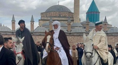 تركيا : قونيا ترحب بحجاج إسبان يقصدون مكة على صهوة الخيل
