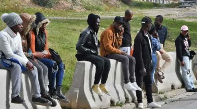 الجبابلي : تونس تتعامل مع المهاجرين غير النظاميين وفق مقاربة أمنية وإنسانية